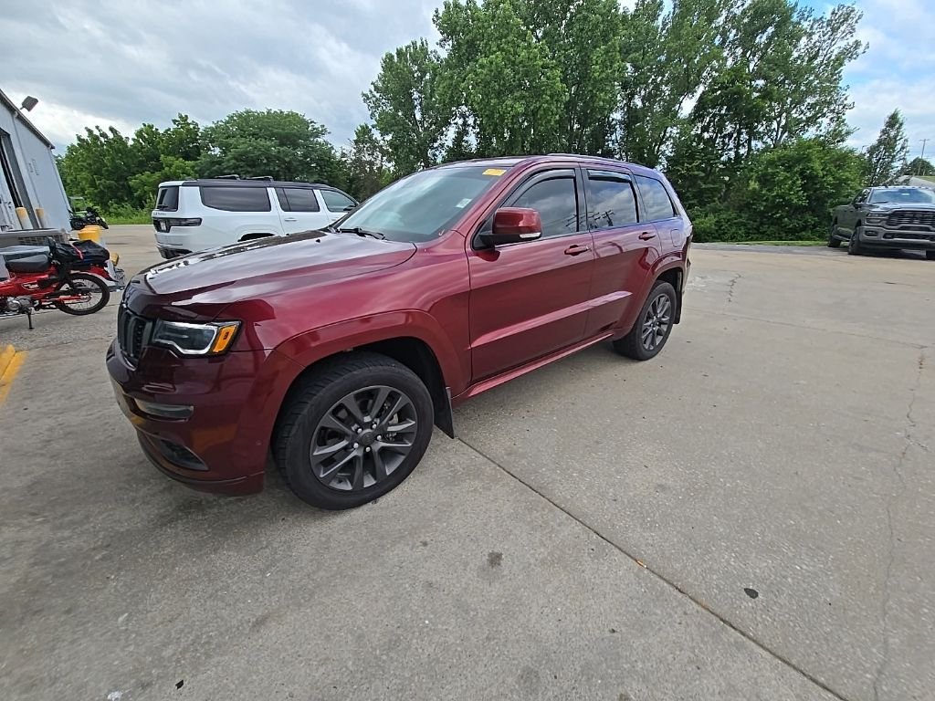 Used 2019 Red Jeep Overland image 2