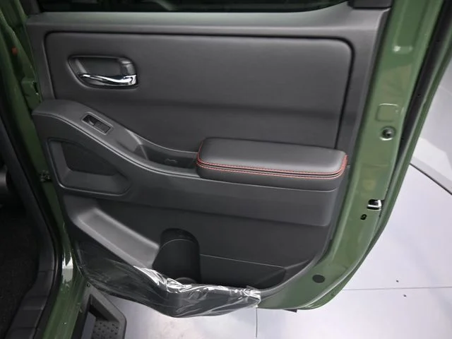 2025 Nissan Frontier PRO-X - Photo 12
