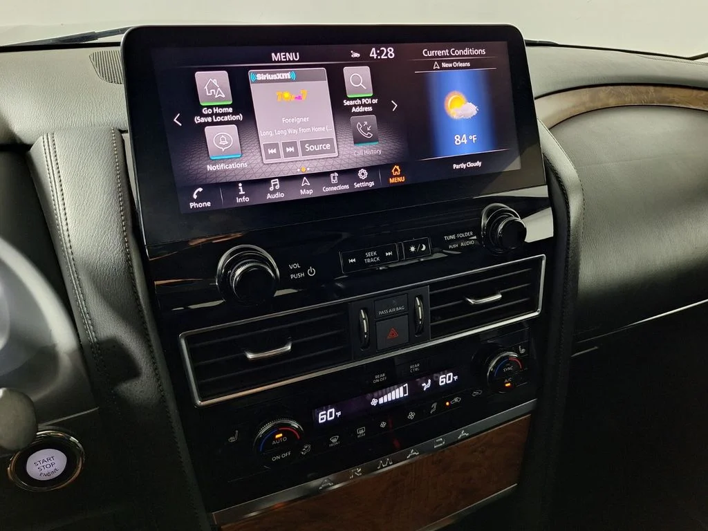 Used 2022 Blue Pearl Nissan SL image 18