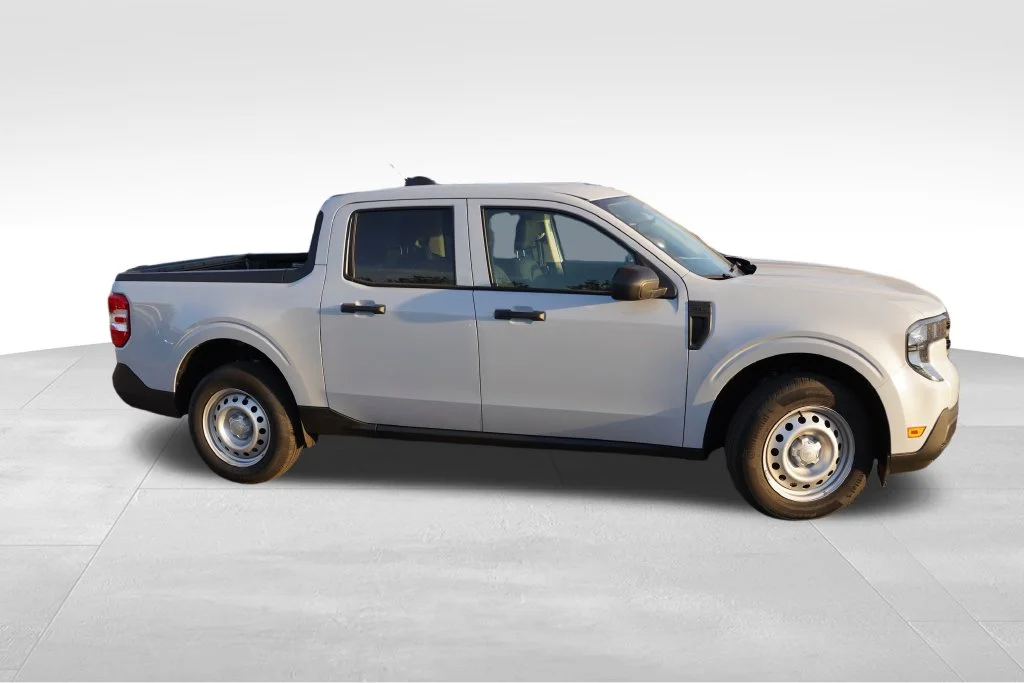 Used 2025 Space White Metallic Ford XL image 2