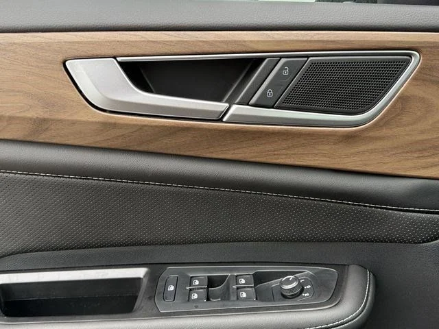 New 2026 Silver Volkswagen 2.0T SE image 18