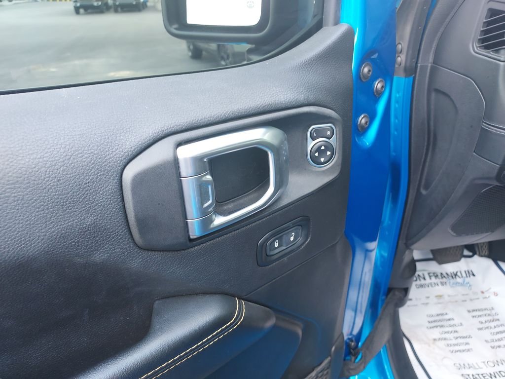 Used 2024 Blue Jeep Sahara image 11
