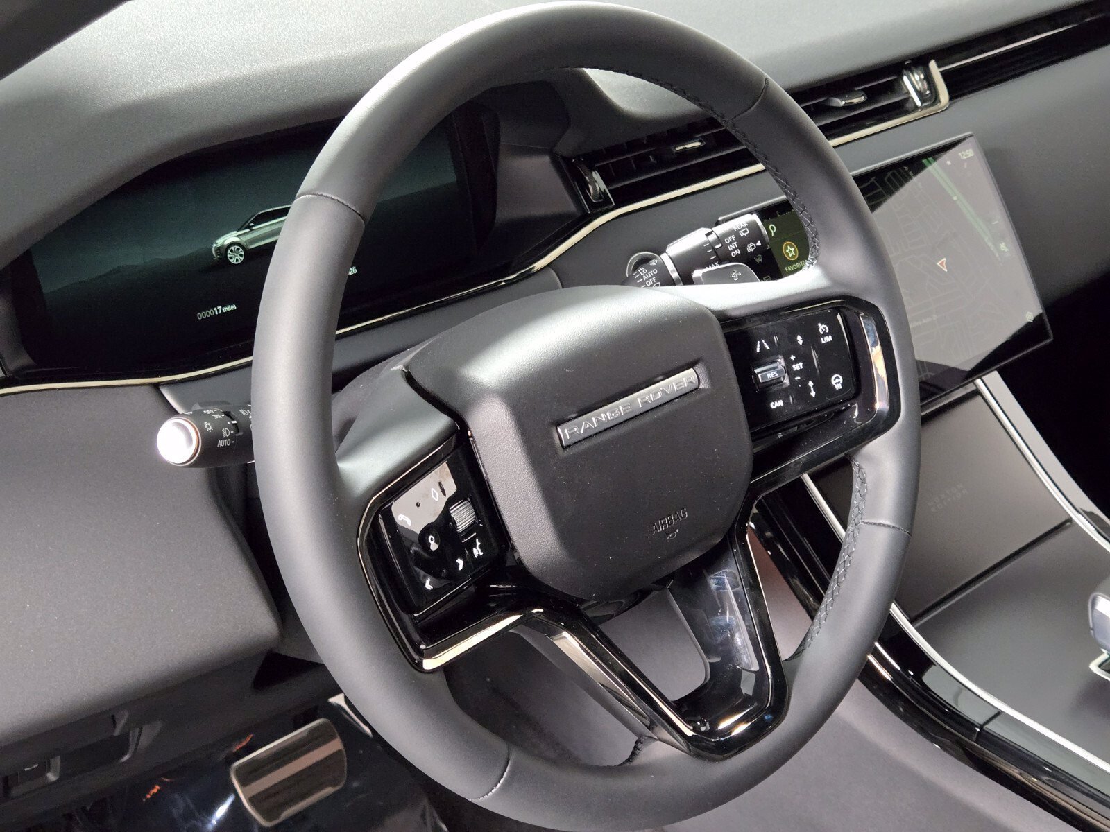 New 2026 Arroios Grey Land Rover Hoxton image 23