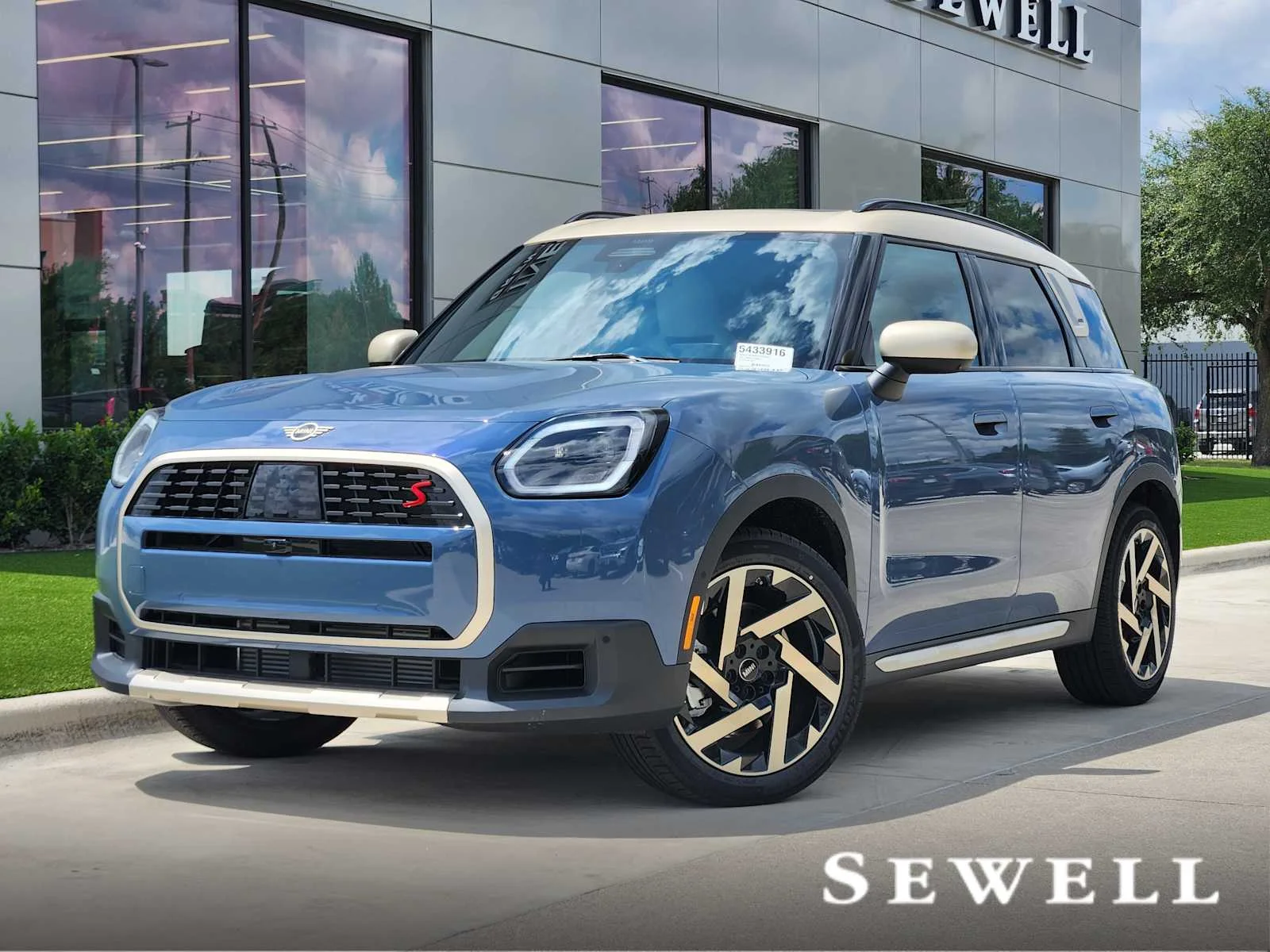 2027 MINI Countryman S ALL4's photo