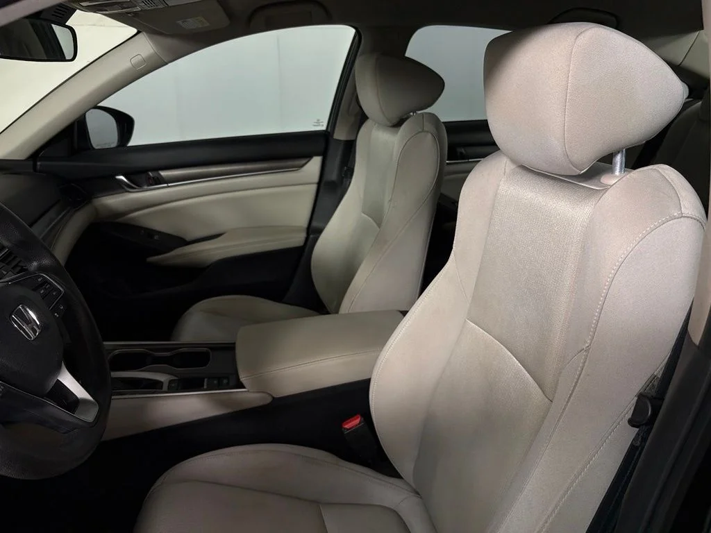 Used 2018  Honda LX image 17