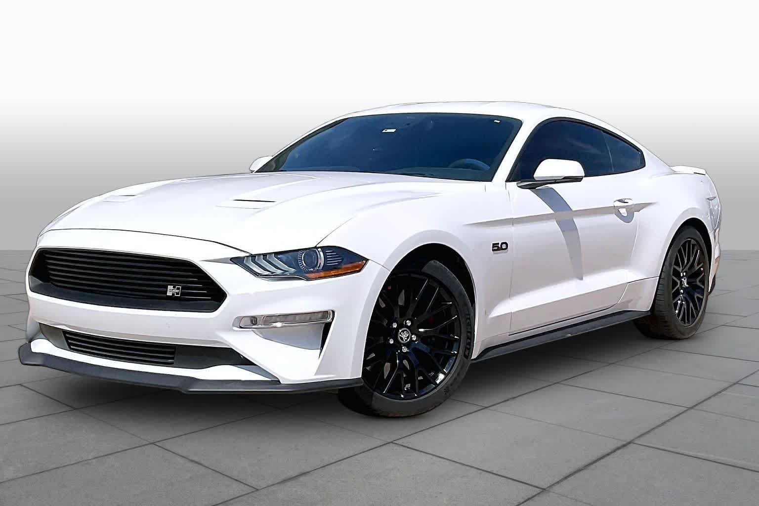 Used 2020 Oxford White Ford GT Premium image 3