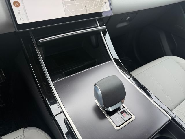 New 2026 Giola Green Land Rover Dynamic SE image 24