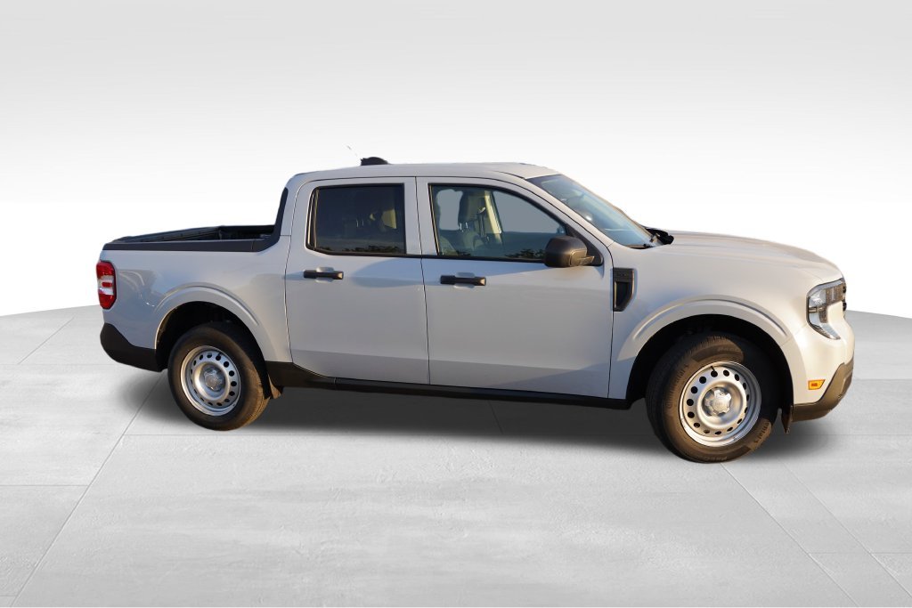 Used 2025 Space White Metallic Ford XL image 2