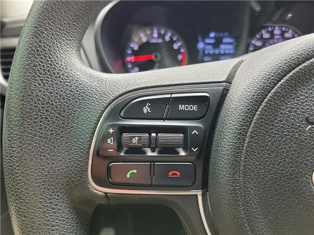 Used 2018 Snow White Pearl KIA LX image 19