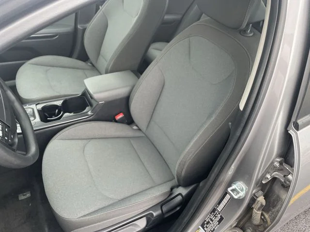 2025 Kia K4 LXS - Photo 17