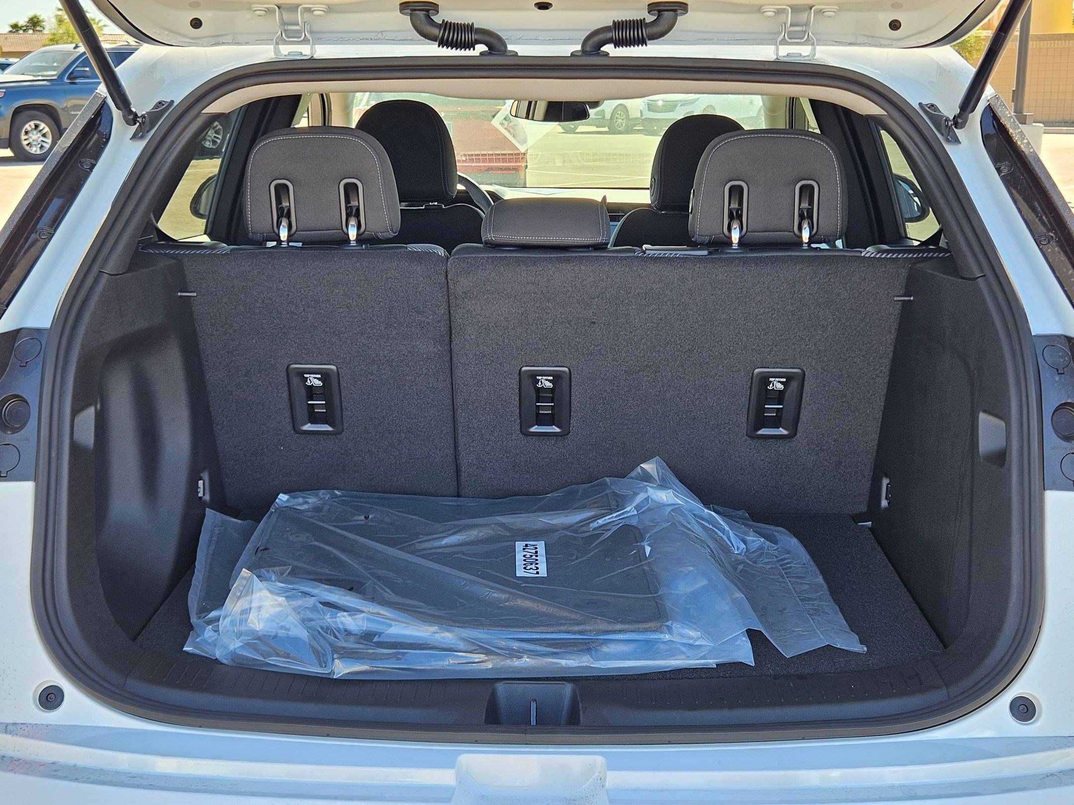 2027 Chevrolet Bolt LT - Photo 21