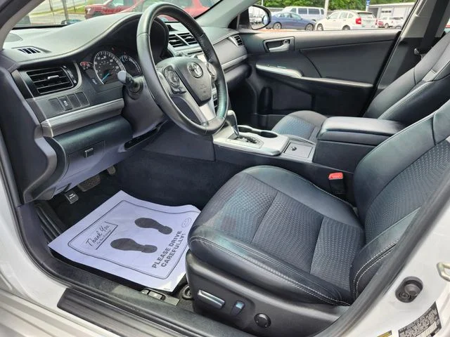 Used 2014 White Toyota SE image 10