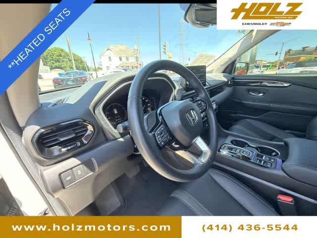 Used 2025 White Honda Touring image 10