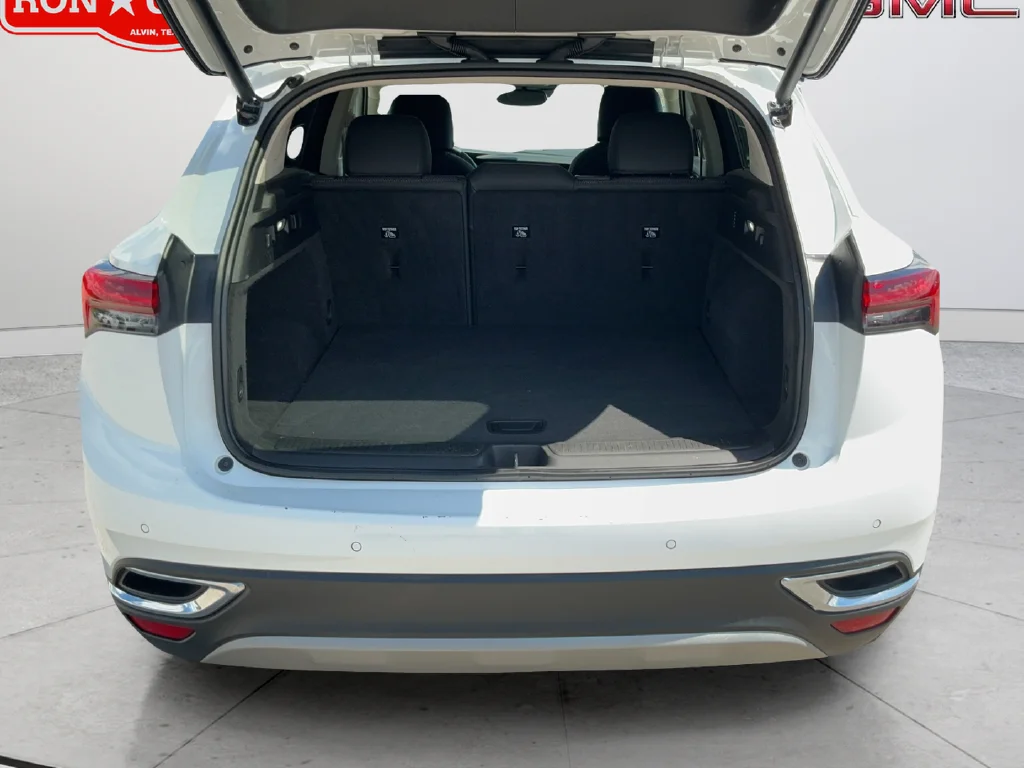 Used 2022 White Buick Preferred image 21