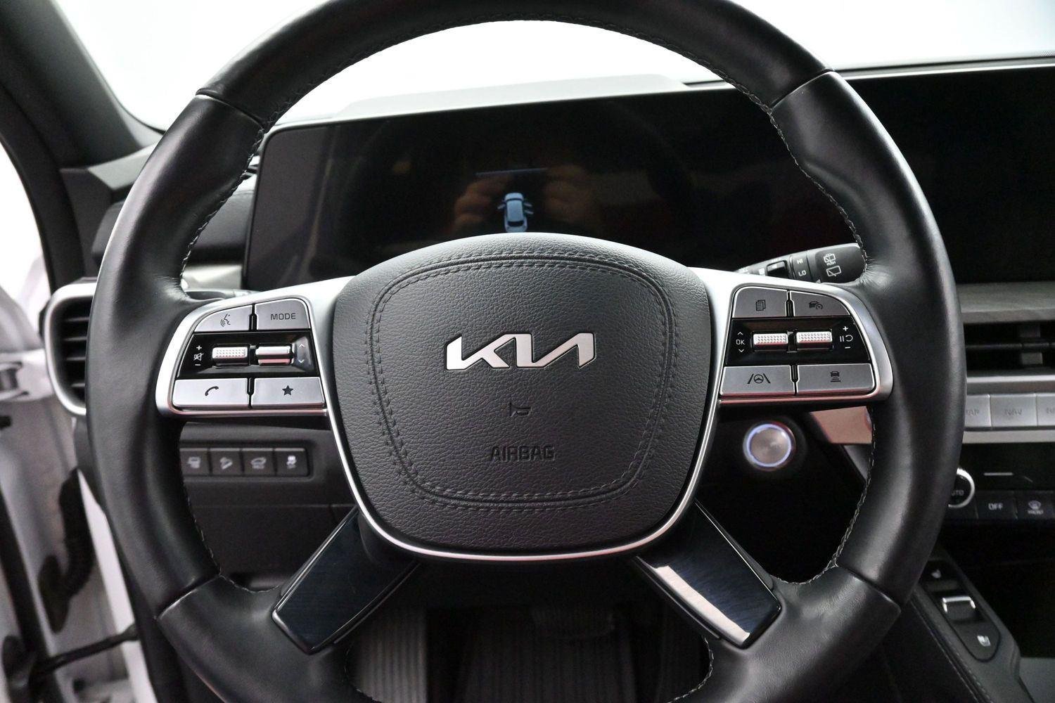 Used 2023 Glacial White Pearl Kia EX X-Line image 19