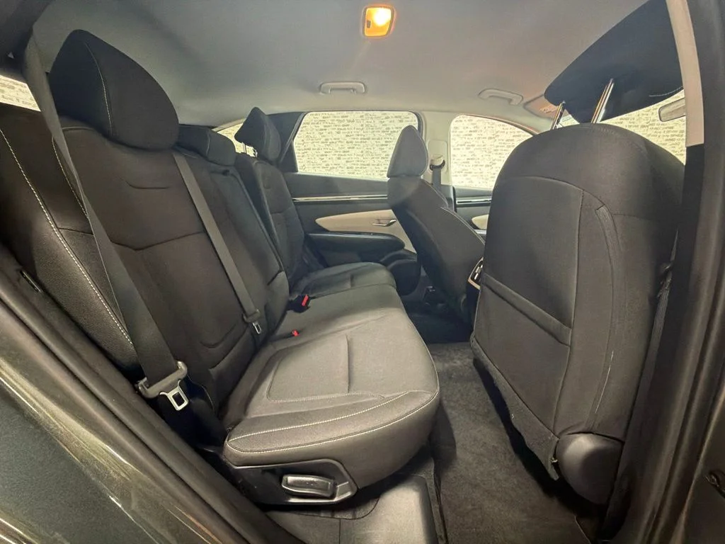 Used 2023 Amazon Gray Hyundai SEL image 12