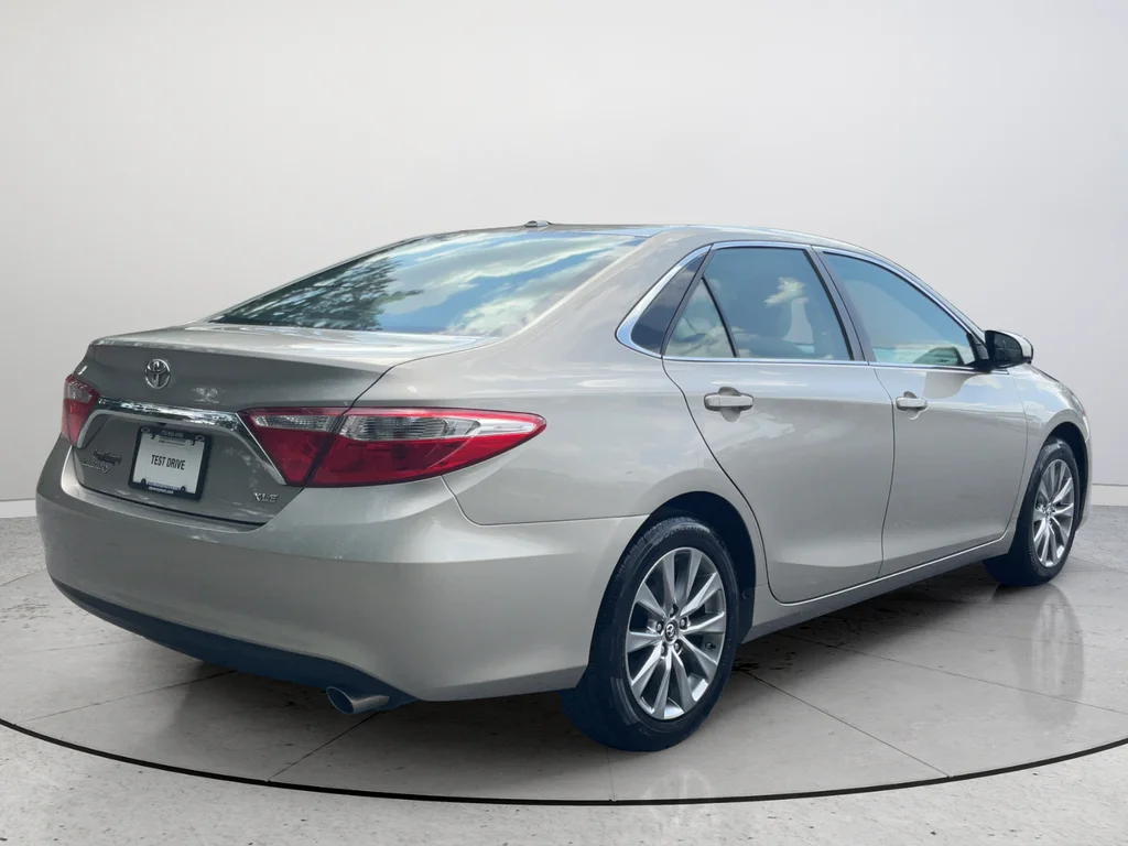 Used 2016 Gold Toyota XLE image 7