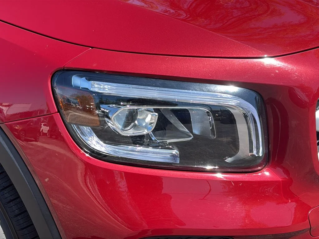 Used 2020 Red Mercedes-Benz GLB 250 image 25