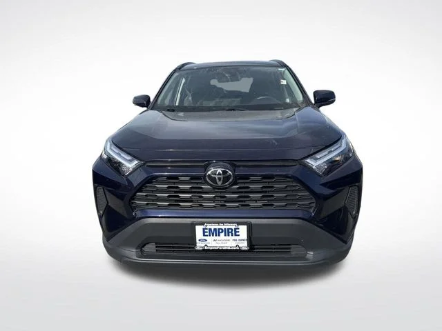 Used 2025  Toyota XLE image 11
