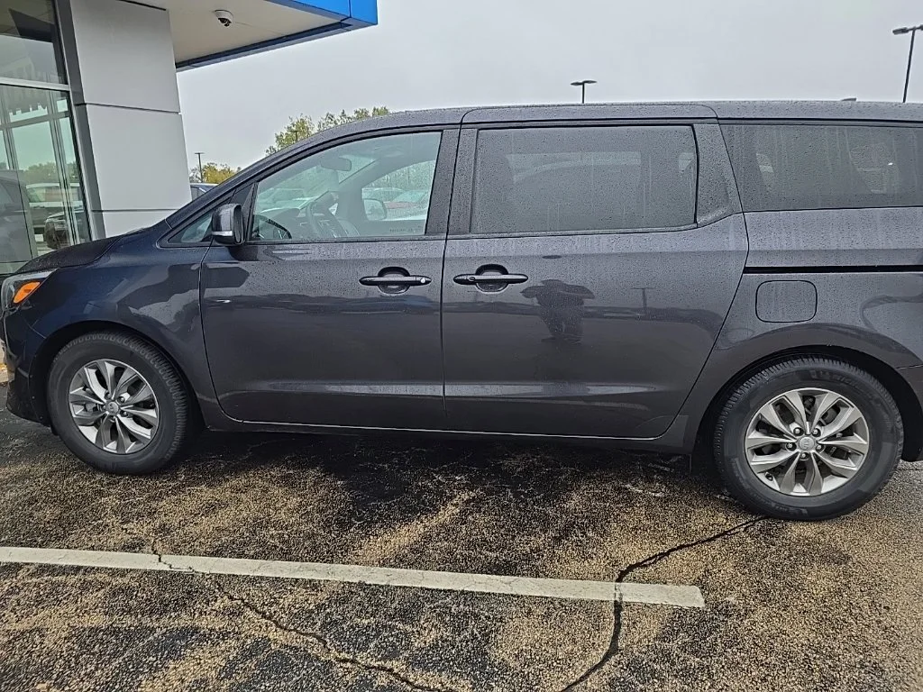 Used 2021 Gray Kia LX image 8