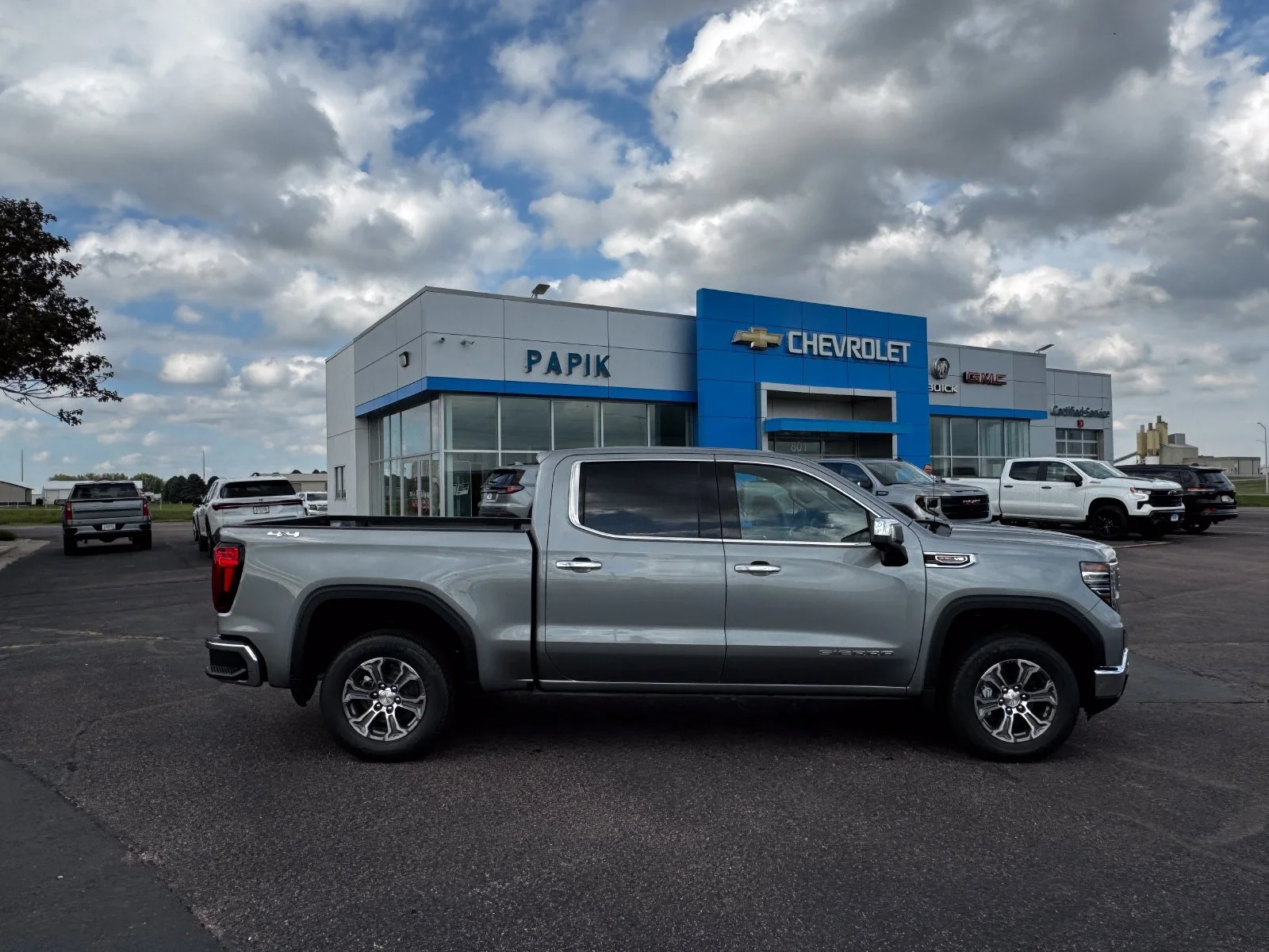 2026 GMC Sierra 1500 SLT