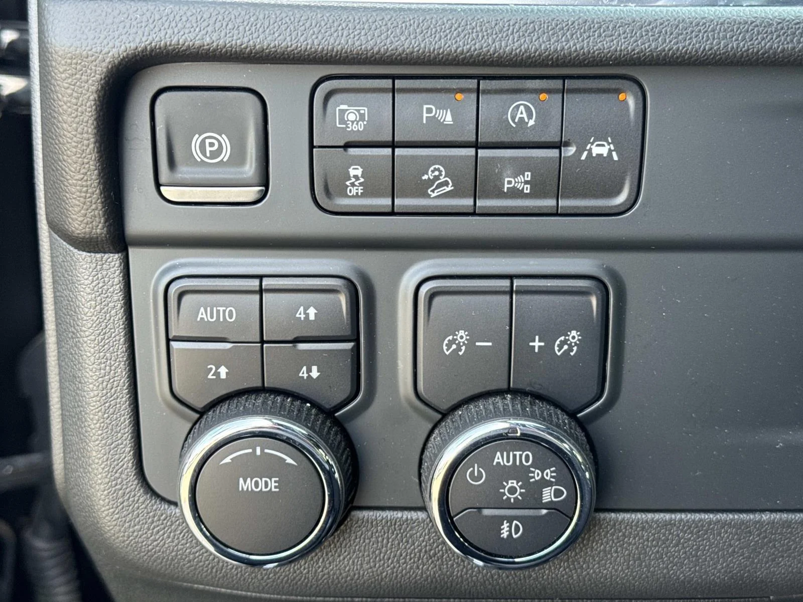 Used 2025 Black Chevrolet 4WD 4dr Z71 image 22
