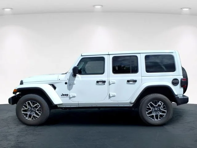 Used 2025 White Jeep Sahara image 6
