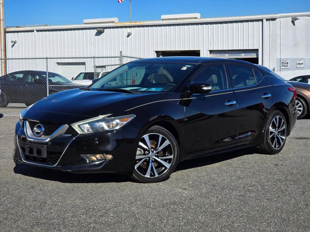 Used 2017 Black Nissan 3.5 SL image 2