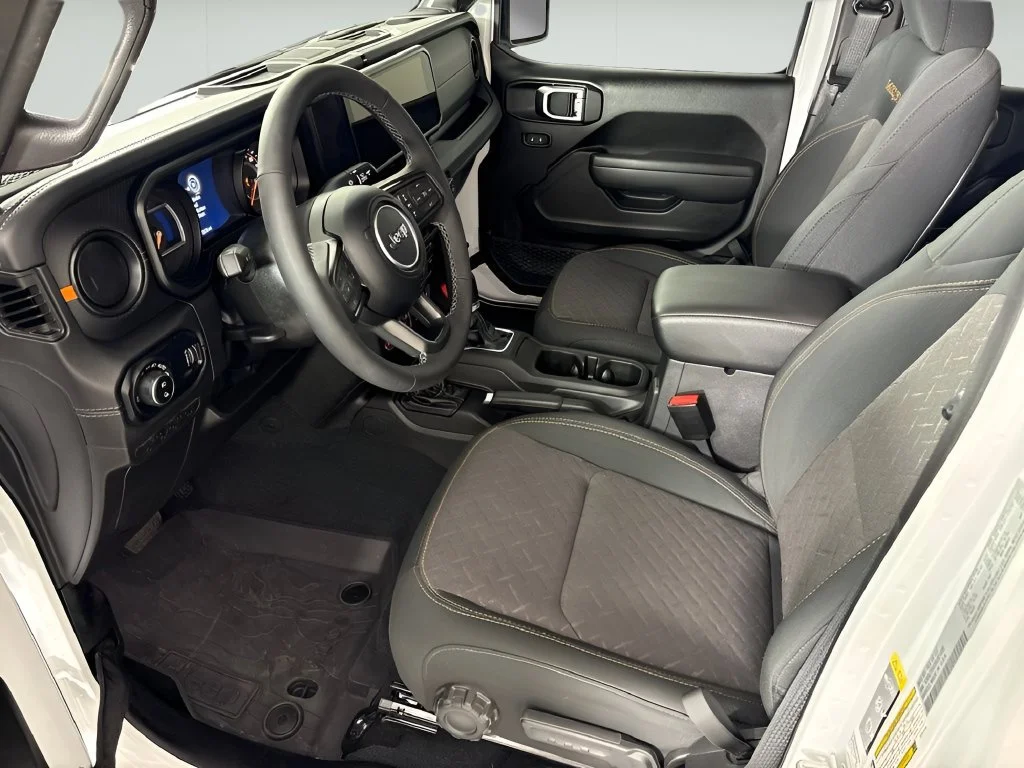 Used 2025 White Jeep Mojave 4x4 image 29