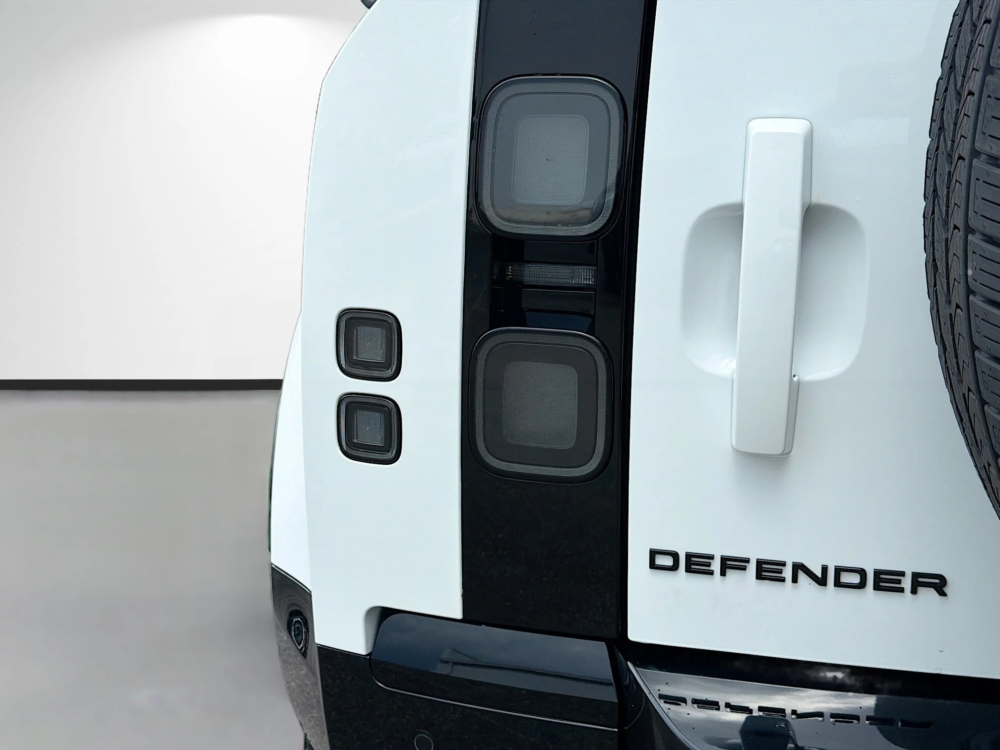 New 2026 Fuji White Land Rover X-Dynamic SE image 10