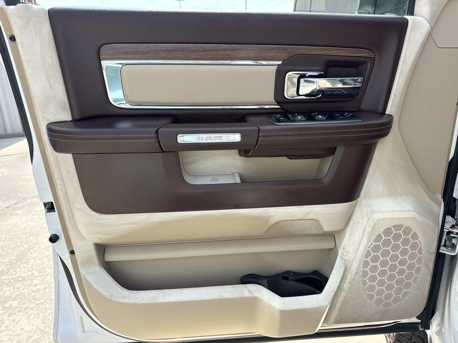 Used 2018 Bright White Clearcoat Ram Laramie image 18