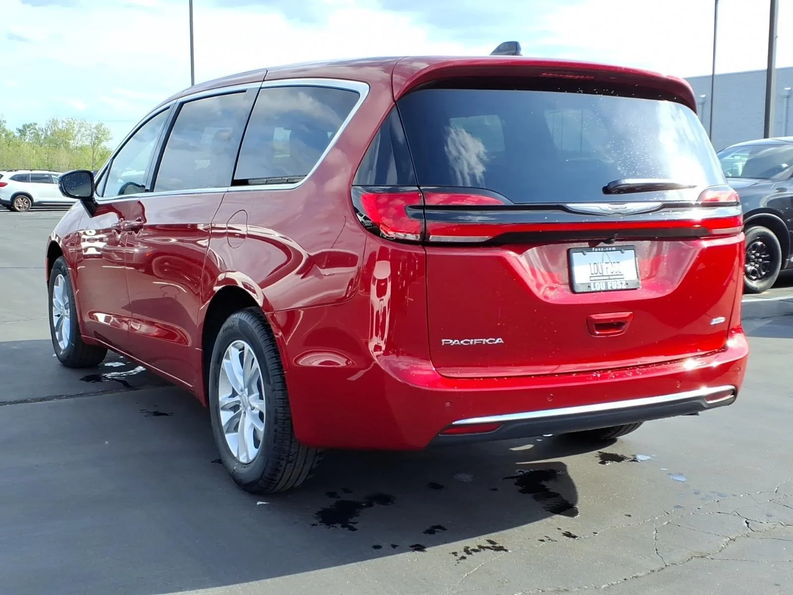 New 2026 Red Hot Pearl-Coat Exterior Paint Chrysler Select image 4