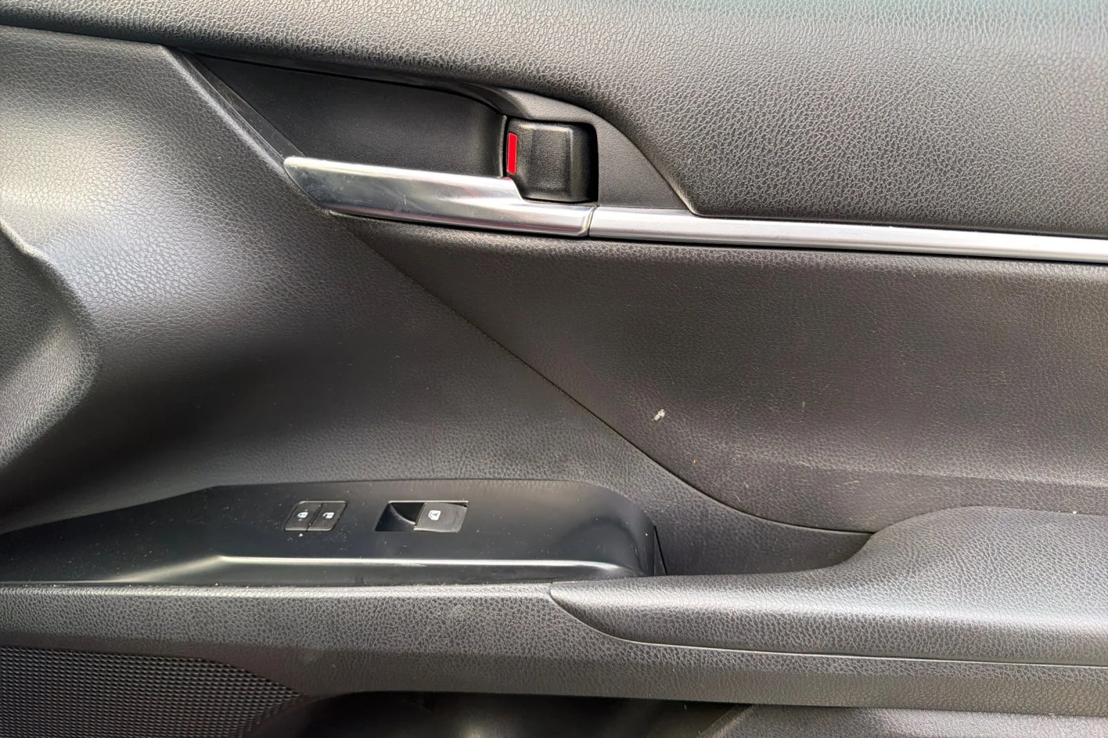Used 2020 Red Toyota LE image 21