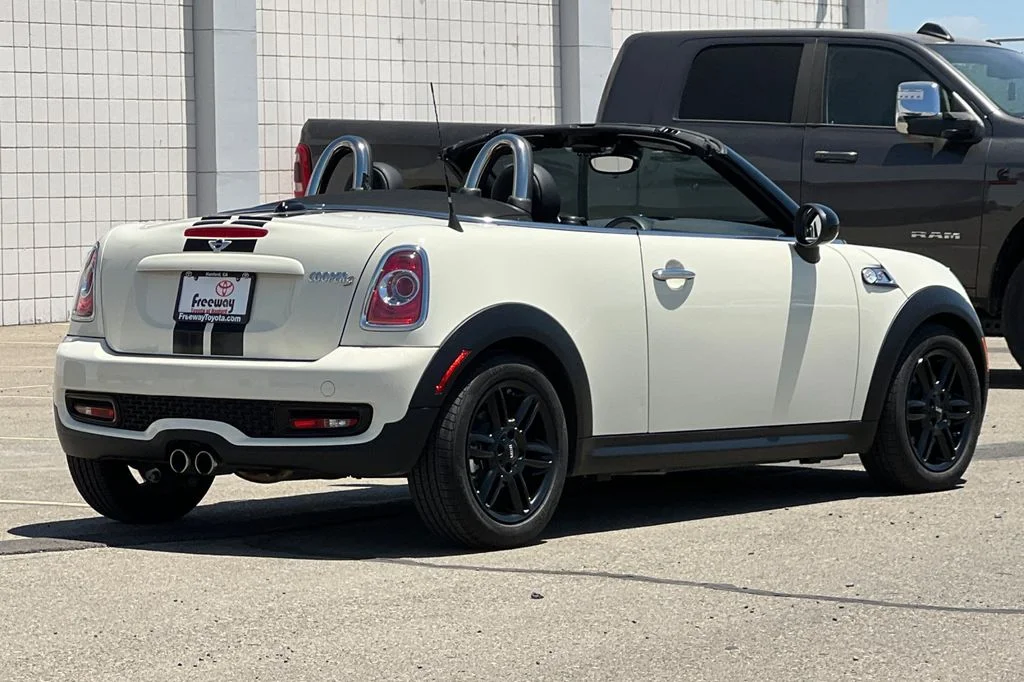 Used 2015 White MINI Base image 5
