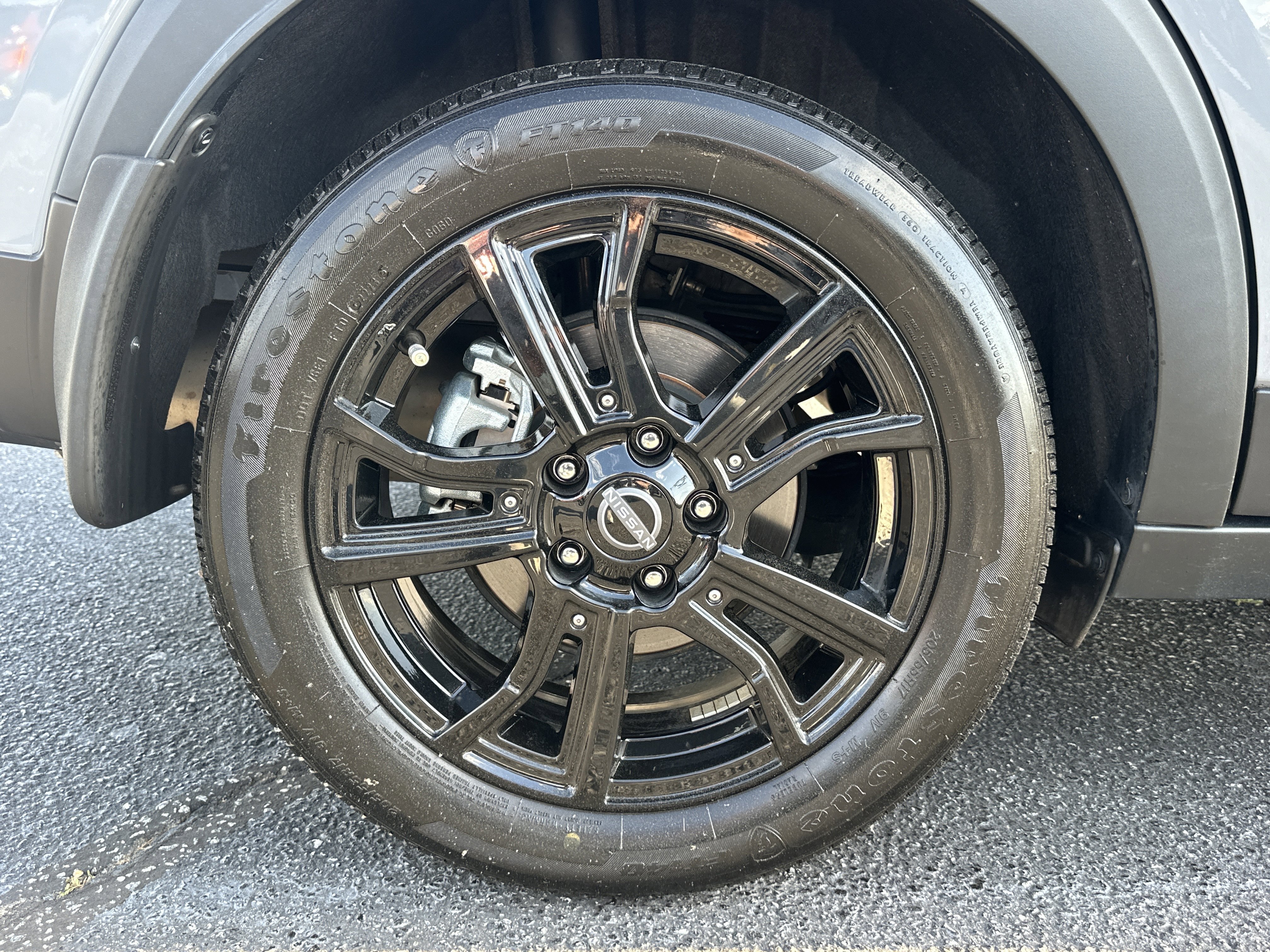 Used 2023 Gray/Super Black Nissan SR image 18