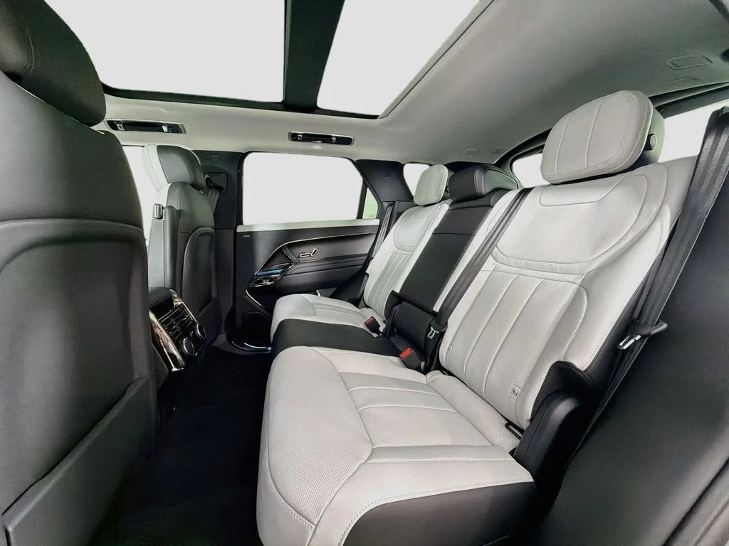 New 2026 Carpathian Grey Land Rover Dynamic SE image 26