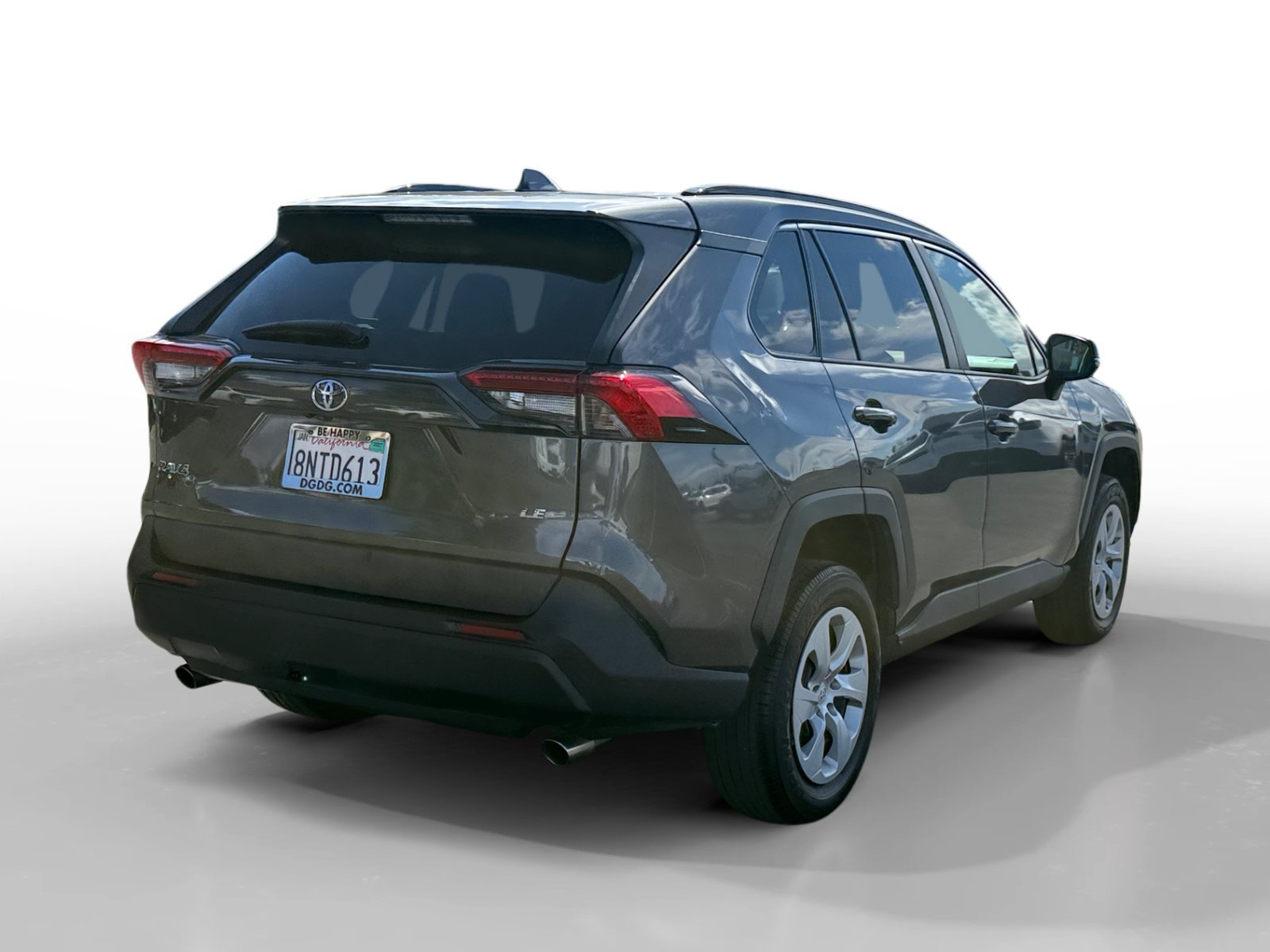 Used 2020 Magnetic Gray Metallic Toyota LE image 5