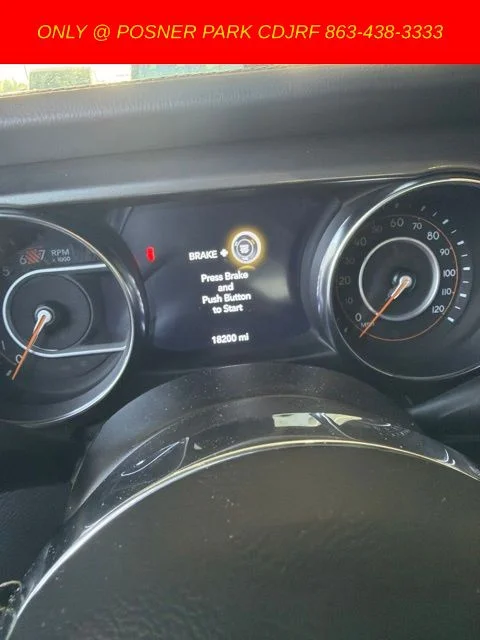 Used 2023 Green Jeep Sahara image 2