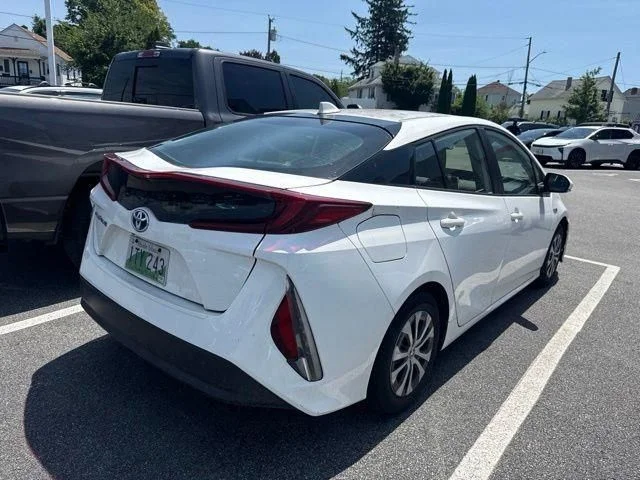 Used 2021 White Toyota LE image 4