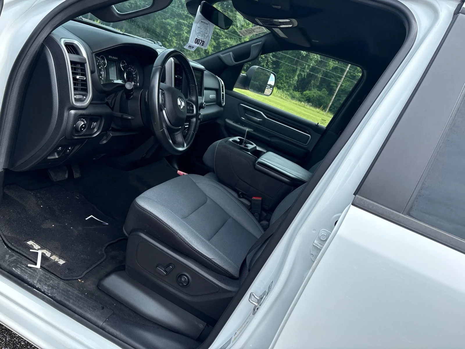 Used 2021 White Ram Big Horn/Lone Star image 8