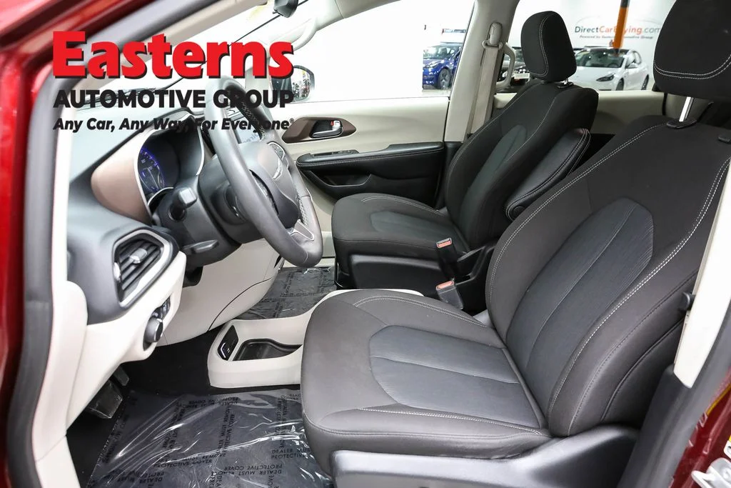 Used 2023 Red Chrysler LX image 14