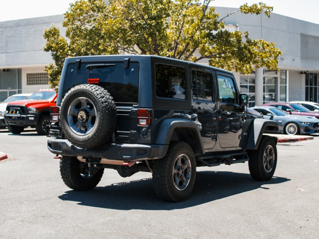 Used 2017 Gray Jeep Unlimited Rubicon image 5