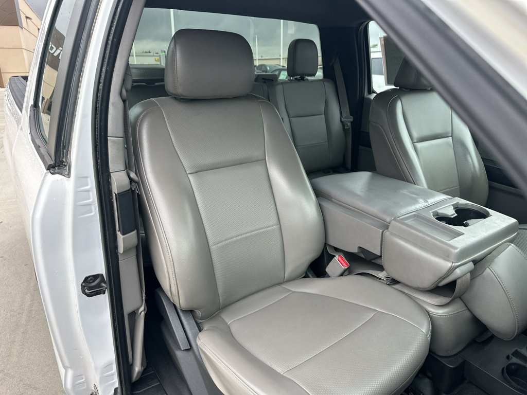 Used 2017 Oxford White Ford XL image 29