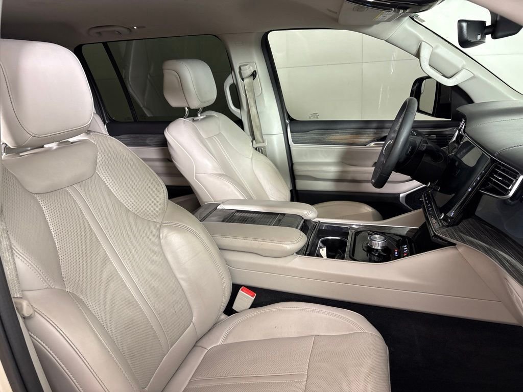 Used 2022 White Jeep Series II image 19