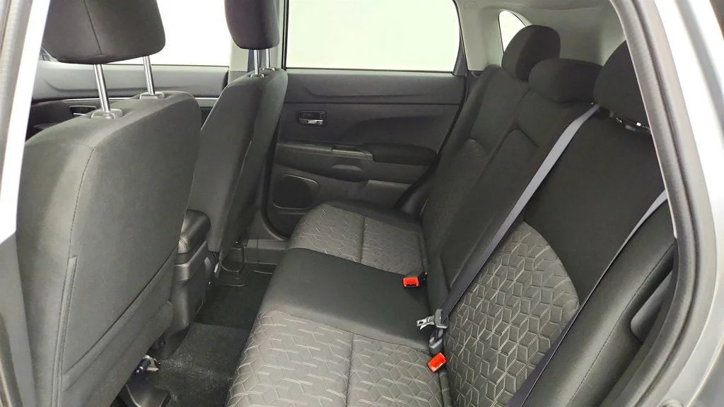Used 2024 Mercury Gray Metallic Mitsubishi ES 2.0 AWC image 18