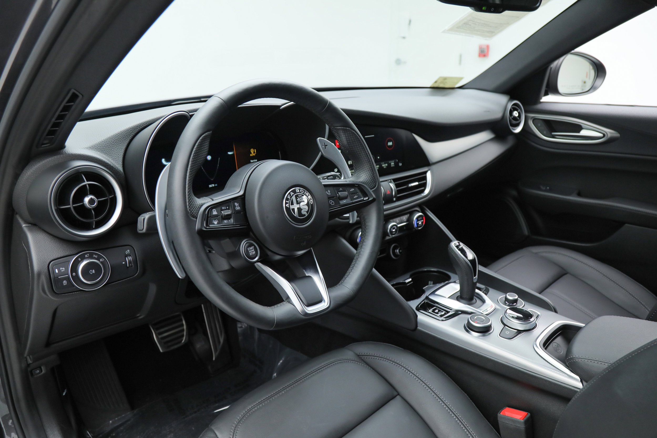 Used 2025 Gray Alfa Romeo  image 19
