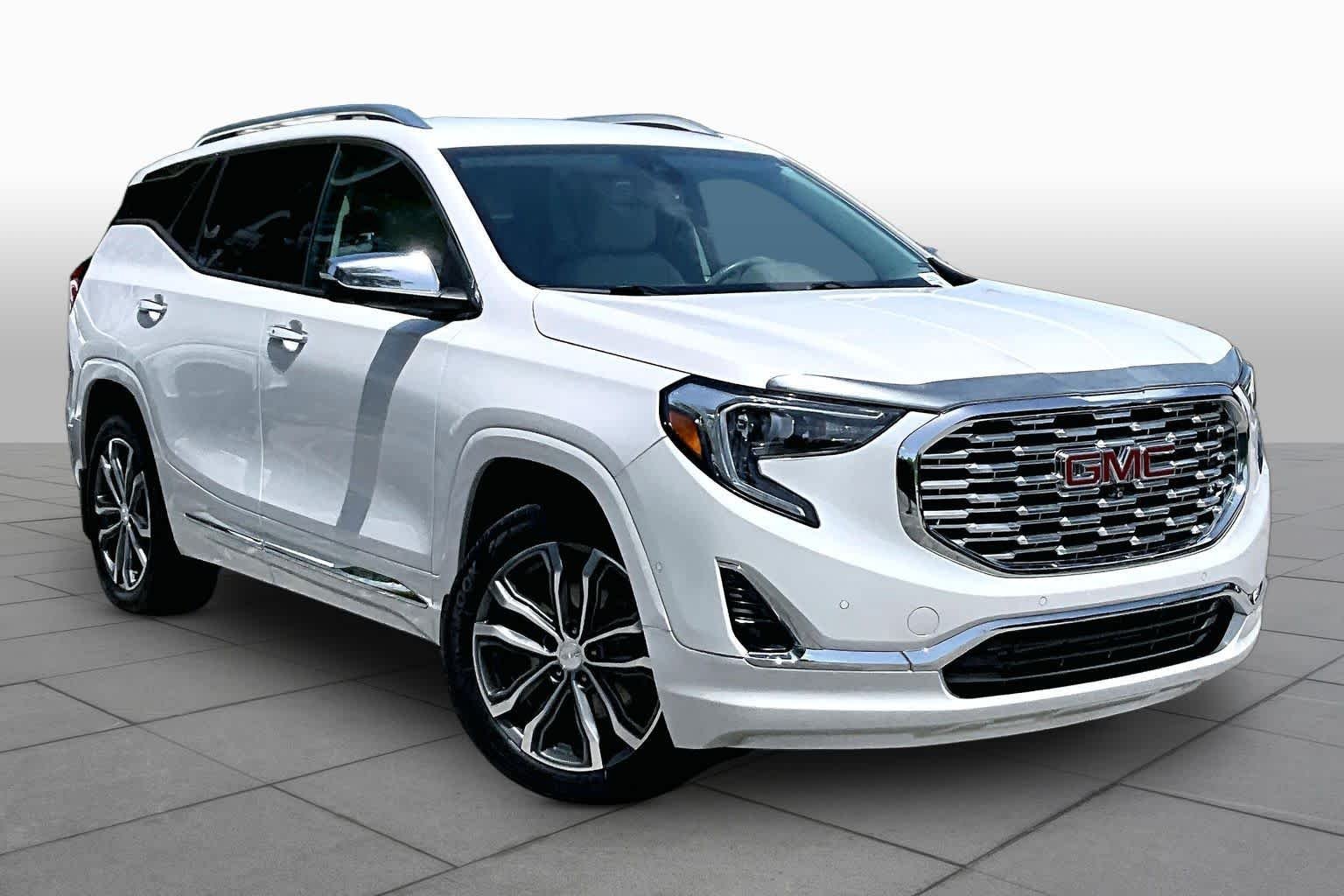 Used 2020 White Frost Tricoat GMC Denali image 3