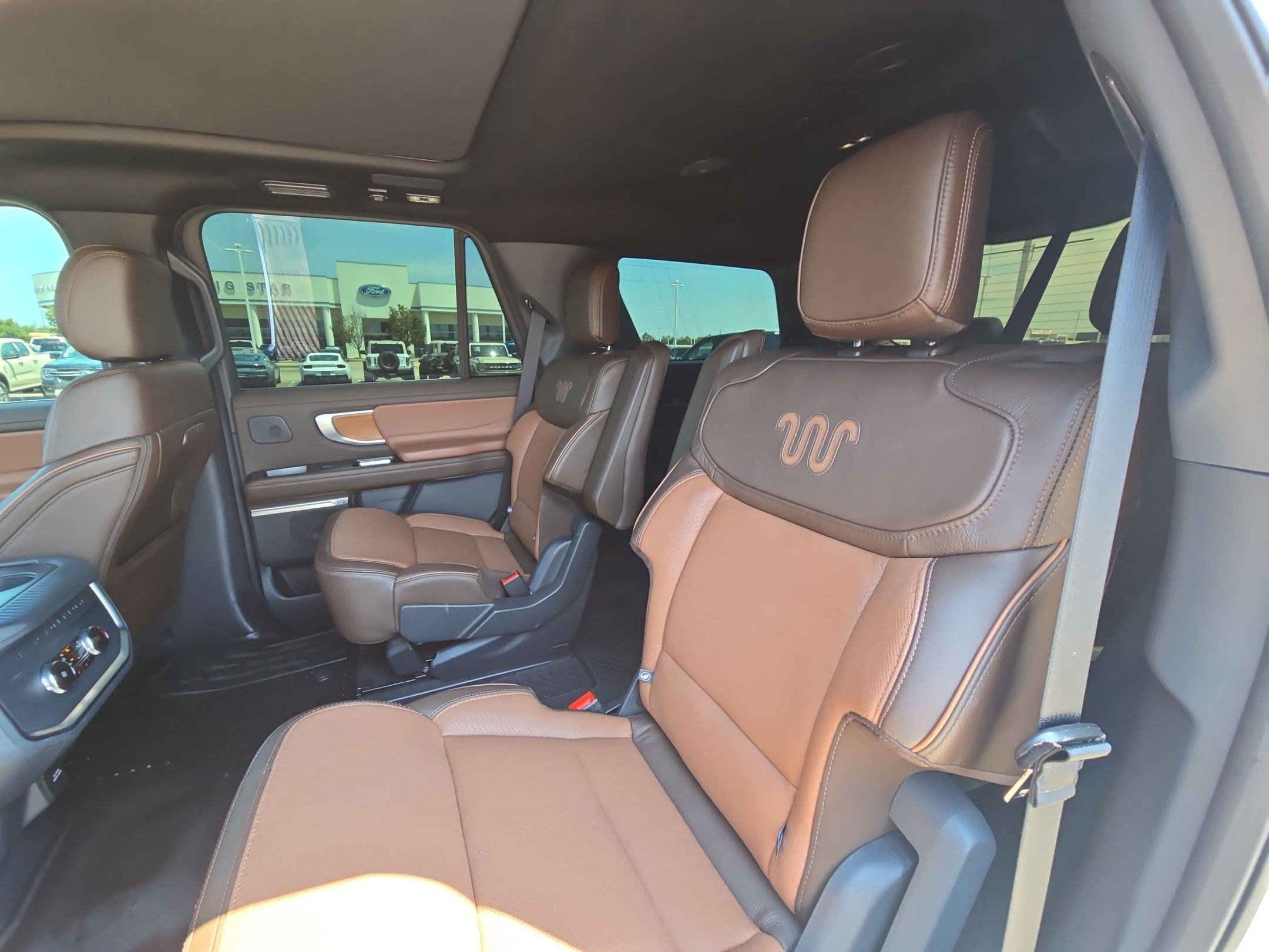 Used 2025 White Metallic Ford King Ranch image 23
