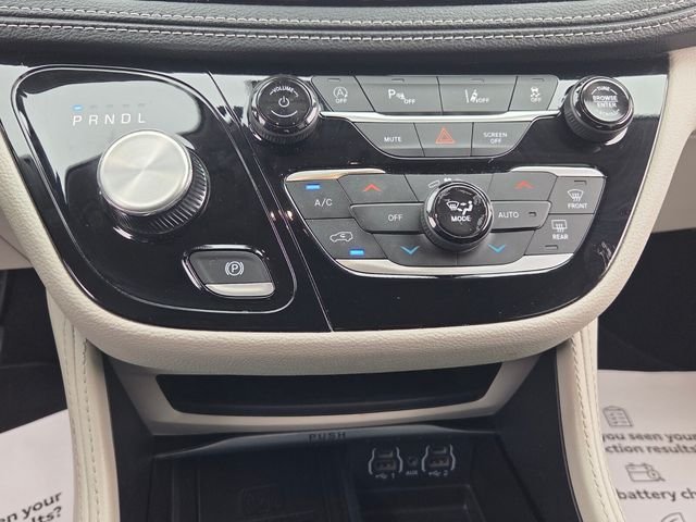 Used 2024 Silver Chrysler Limited image 20