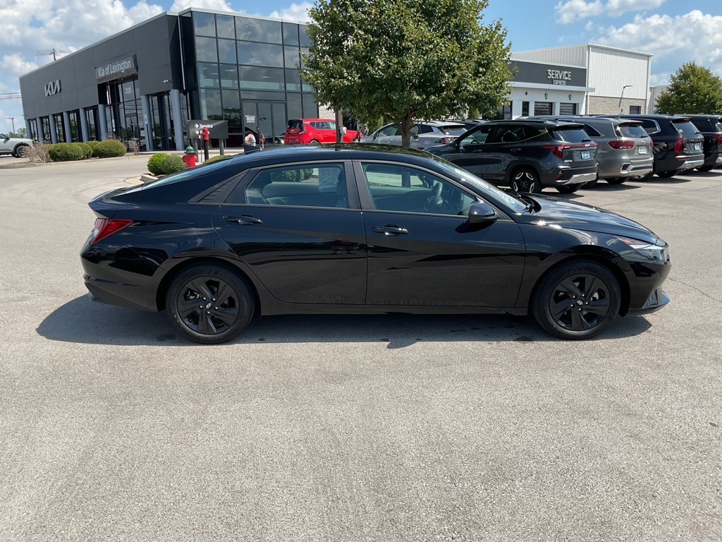 Used 2023 Onyx Black Hyundai Blue image 10
